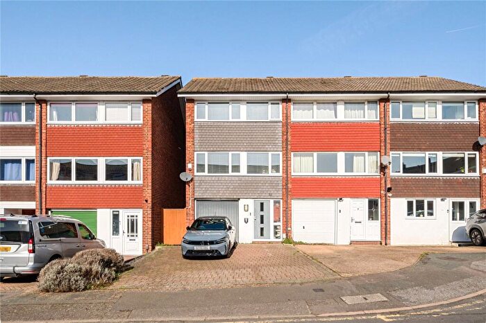 4 Bedroom End Of Terrace House For Sale In Edwards Gardens, Swanley, Kent, BR8