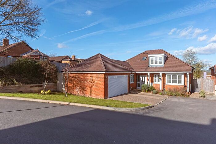 3 Bedroom Detached House For Sale In St. Francis Close, Tring, HP23