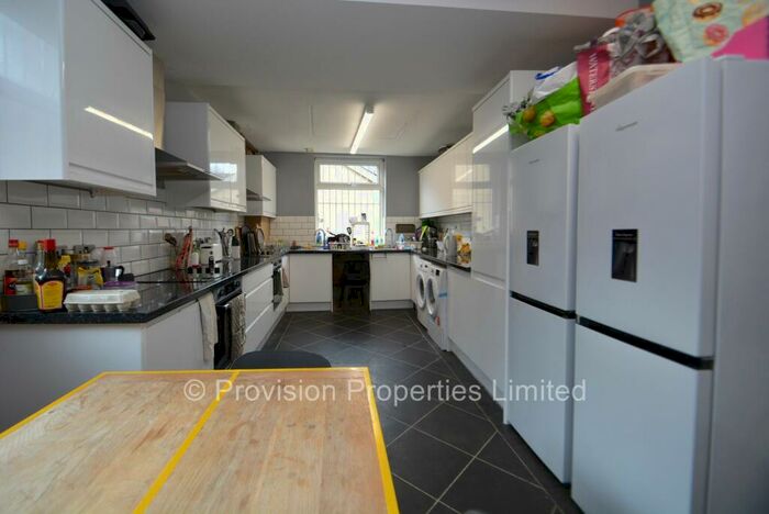 6 Bedroom End Of Terrace House To Rent In Regent Park Avenue, Hyde Leeds, LS6