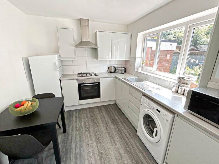2 Bedroom Bungalow To Rent In Watergate Way, Woolton, Liverpool, Merseyside, L25