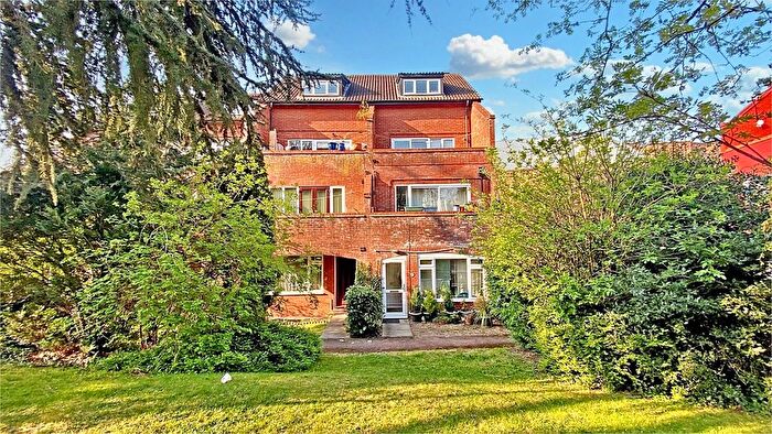 1 Bedroom Flat To Rent In Cumbrian Way, Uxbridge, UB8