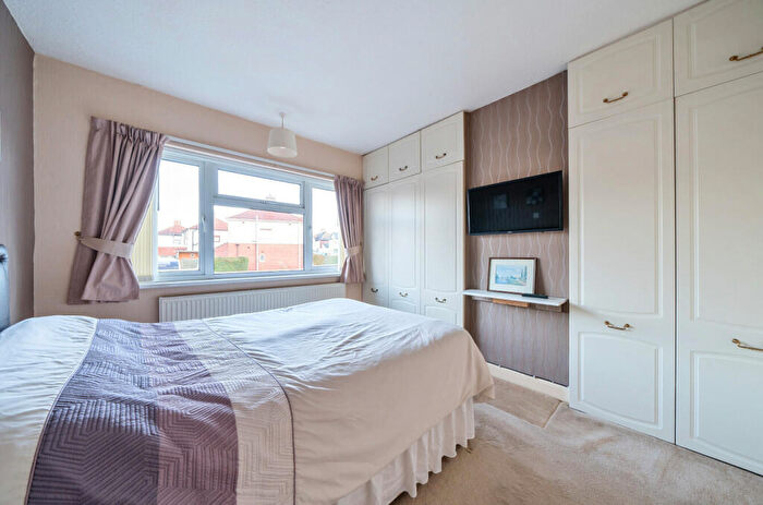 3 Bedroom Detached House For Sale In Charnwood Grove, Mansfield, Nottinghamshire, NG18