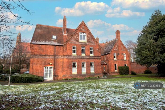 2 Bedroom Flat To Rent In Haywood Court, Reading, RG1