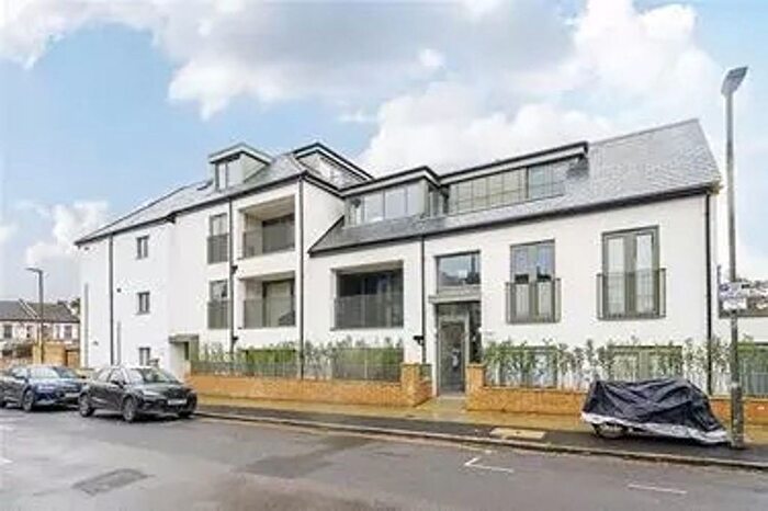 3 Bedroom Flat For Sale In Cowdrey Road, London, SW19