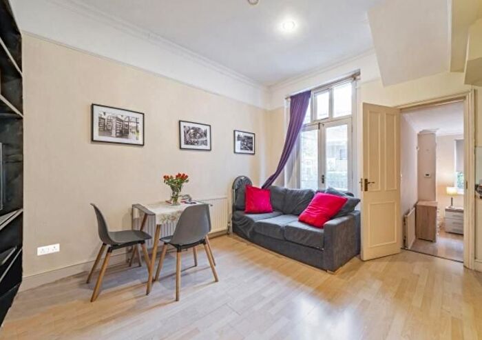 1 Bedroom Flat To Rent In Crawford Place, Marylebone, London, W1H