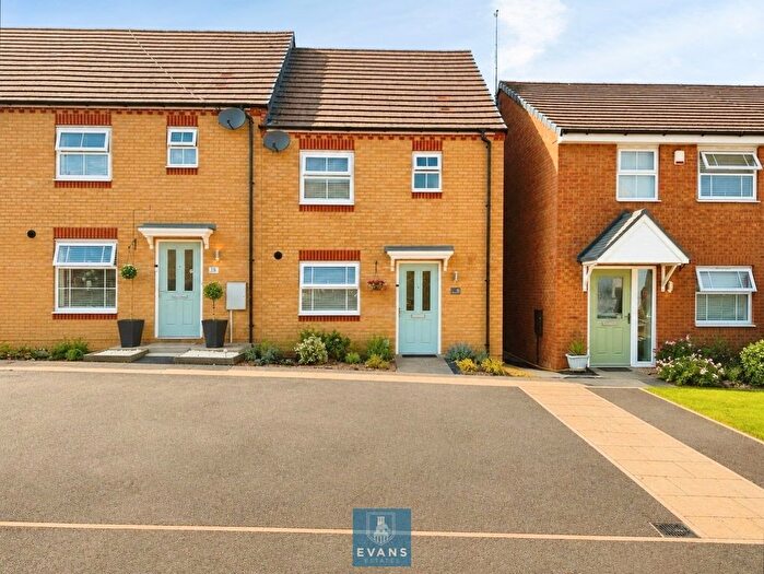 3 Bedroom End Of Terrace House For Sale In Walmsley Close, Allesley, Coventry, CV5