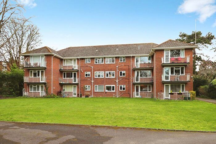 2 Bedroom Flat To Rent In Marlborough Road, Bournemouth, BH4