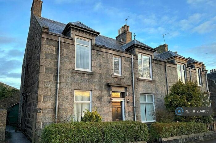 4 Bedroom Flat To Rent In Leslie Terrace, Aberdeen, AB25