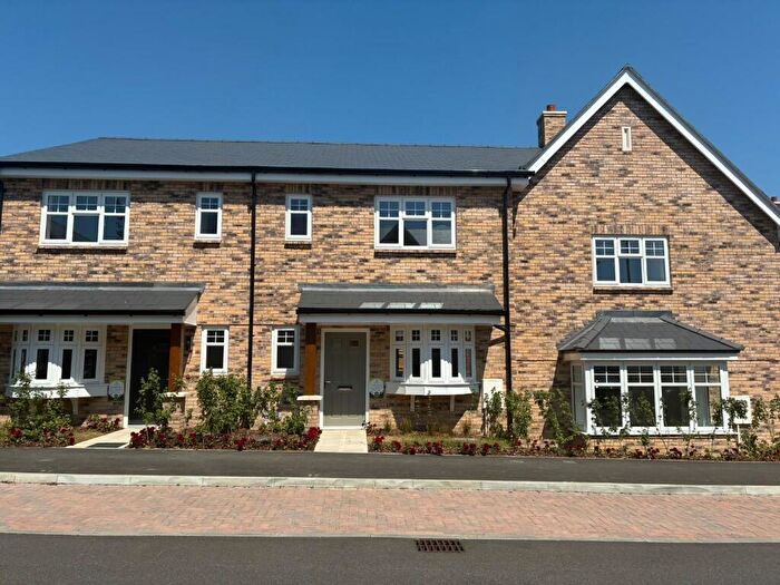 3 Bedroom Terraced House For Sale In Ively Road, Fleet, GU51