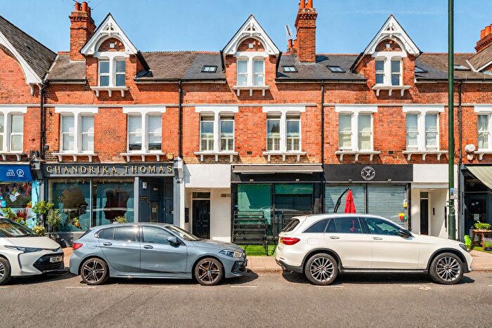 2 Bedroom Flat For Sale In Sandycombe Road, Richmond, TW9