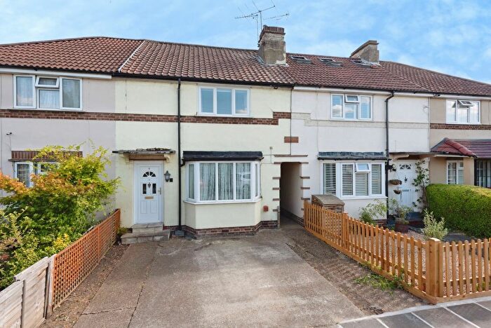2 Bedroom Terraced House To Rent In Longford Road, Twickenham, TW2