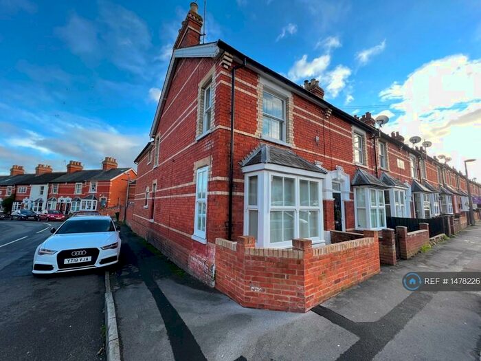 4 Bedroom End Of Terrace House To Rent In Harpsden Road, Henley-On-Thames, RG9