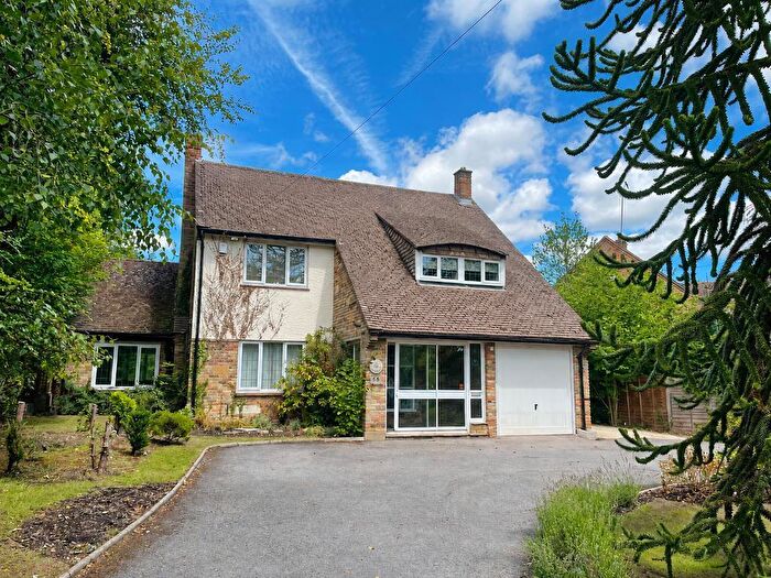 4 Bedroom Detached House For Sale In Kingswood Way, South Croydon, Surrey, CR2