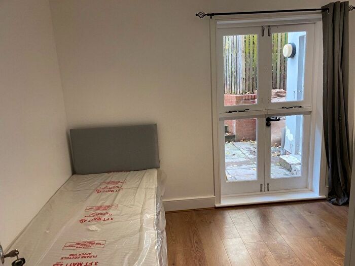 1 Bedroom Studio To Rent In Richmond Road, London, E8