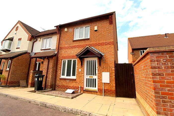 2 Bedroom End Of Terrace House For Sale In Kemperleye Way, Bradley Stoke, BS32