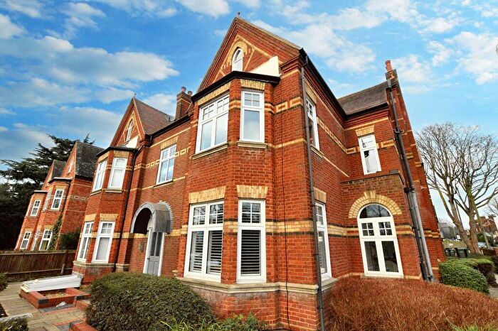 2 Bedroom Flat To Rent In St Georges Court, St Albans, AL1