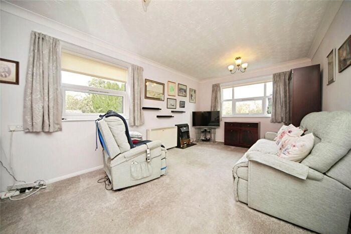 1 Bedroom Apartment For Sale In Elmhurst Court, Woodbridge, IP12