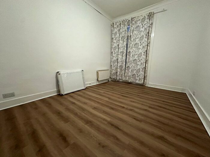 5 Bedroom Terraced House To Rent In Byron Avenue, London, E12