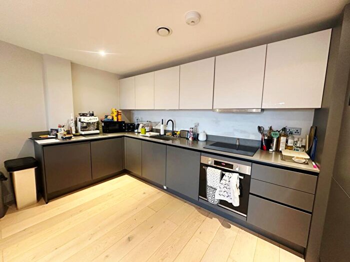 2 Bedroom Flat To Rent In Homestead Heights, Tottenham Lane, Crouch End, N8