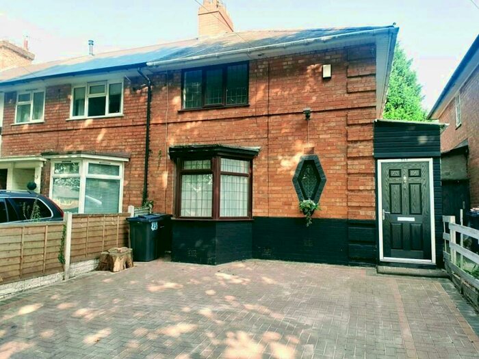3 Bedroom End Of Terrace House To Rent In Warren Farm Road, Kingstanding, Birmingham, B44