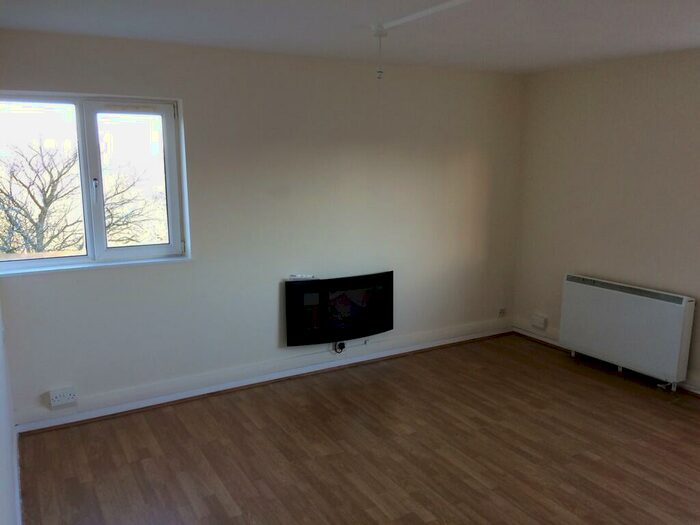 1 Bedroom Flat To Rent In Rothesay Court, ST5