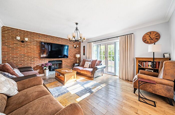 5 Bedroom Detached House For Sale In Chilworth Road, Chilworth, Southampton, Hampshire, SO16
