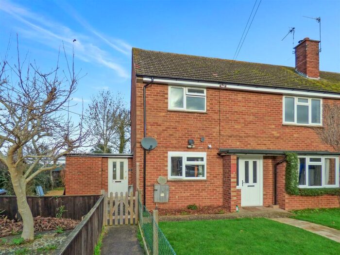 2 Bedroom Maisonette For Sale In Middlefield Lane, Newbold On Stour, CV37