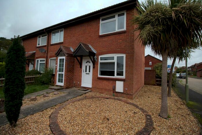 2 Bedroom End Of Terrace House To Rent In Hollybrook Gardens, Locks Heath, SO31