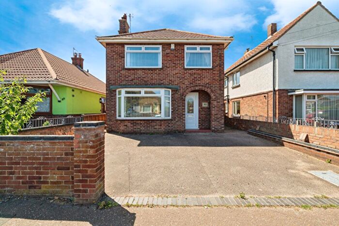 3 Bedroom Detached House For Sale In Lynn Grove, Gorleston, Great Yarmouth, NR31