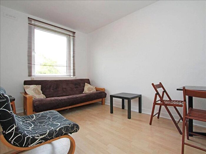 1 Bedroom Flat To Rent In York Road, Battersea, London, SW11