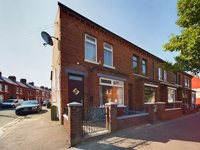 2 Bedroom End Of Terrace House To Rent In Donegall Road, Belfast, BT12