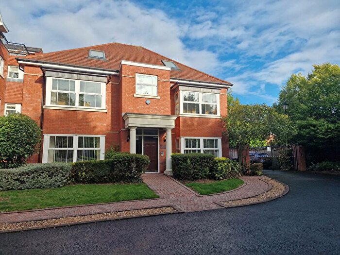 2 Bedroom Flat To Rent In Birmingham Road, Sutton Coldfield, B72