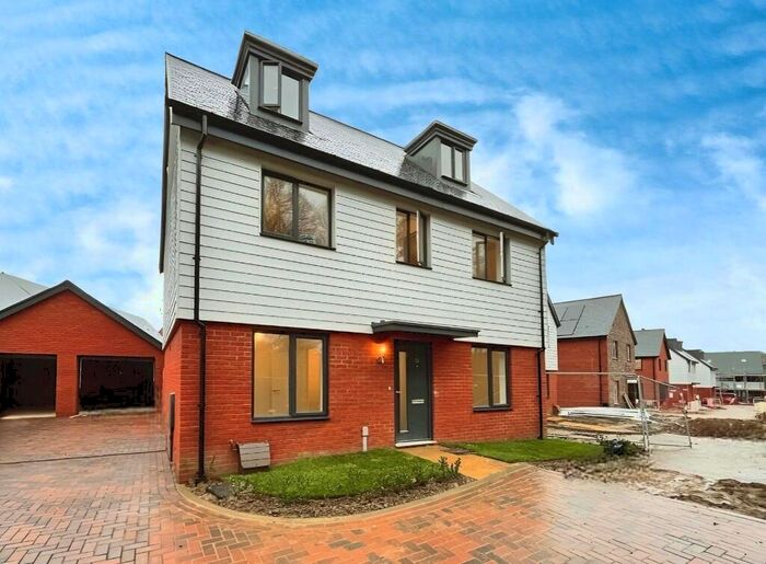 5 Bedroom Detached House To Rent In Stonyfield Road, Whiteley, PO15