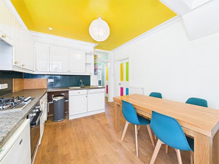 2 Bedroom Apartment To Rent In Tarvit Street, Edinburgh, Midlothian, EH3