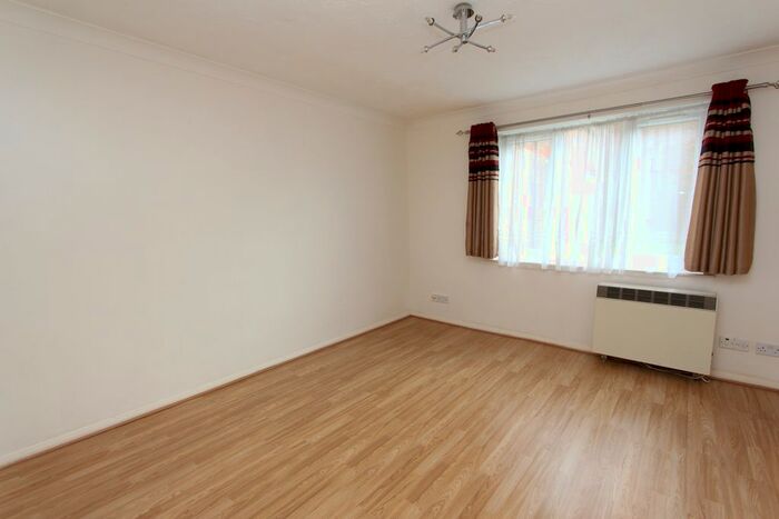 1 Bedroom Flat To Rent In Granville Place, Pinner HA5