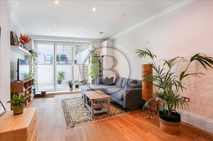1 Bedroom Apartment For Sale In Brecknock Road, London, N7