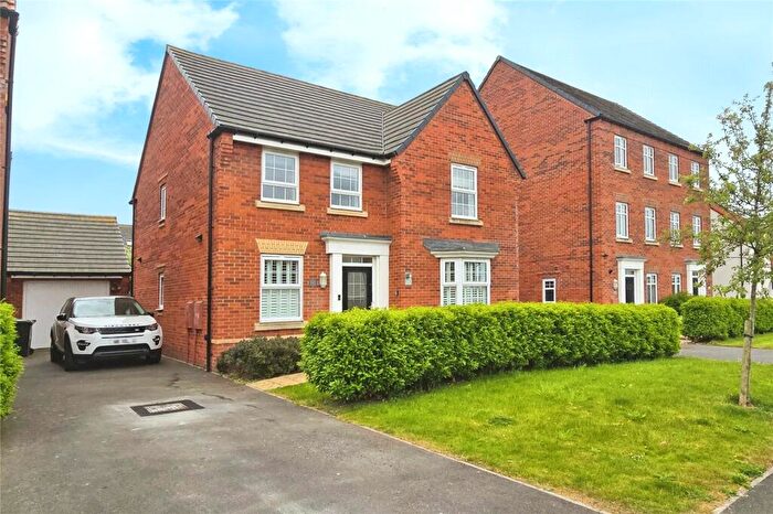 4 Bedroom Detached House For Sale In Mays Drive, Westbury, BA13