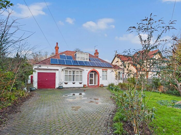 4 Bedroom Detached Bungalow For Sale In Carr Lane, Willerby, Hull, HU10