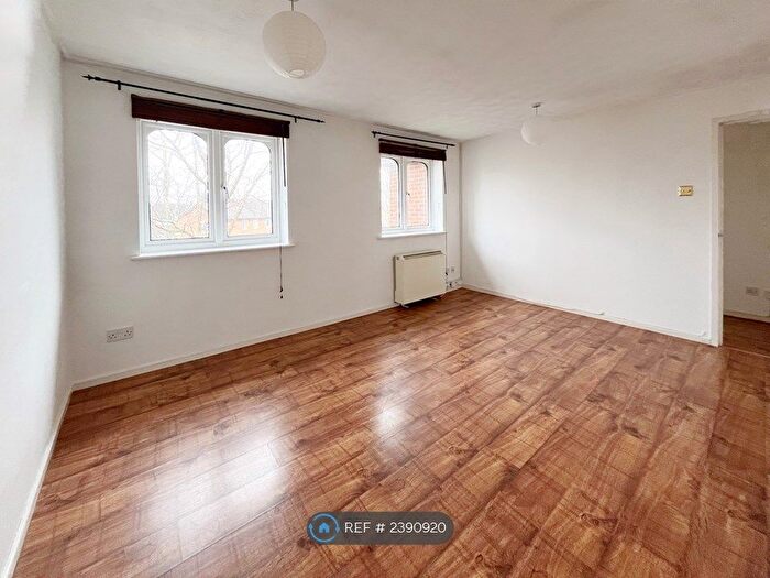 1 Bedroom Flat To Rent In Speedwell Close, Cambridge, CB1