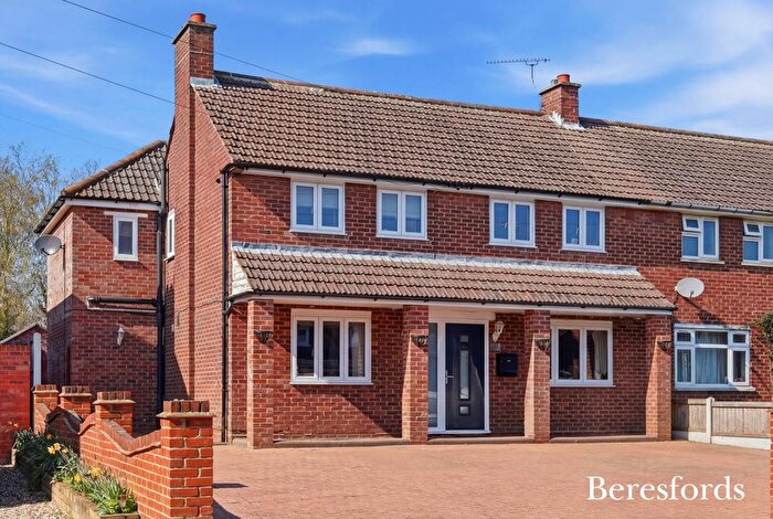5 Bedroom Semi-Detached House For Sale In Pemberton Avenue, Ingatestone, CM4