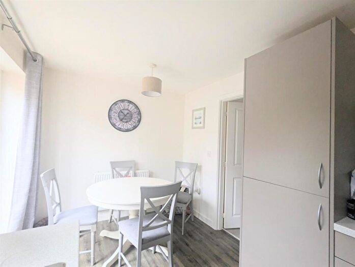 2 Bedroom Semi-Detached House For Sale In Edwards Drive, Fair Oak, SO50