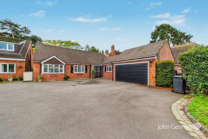 3 Bedroom Detached Bungalow For Sale In Alrewas Road, Kings Bromley, DE13