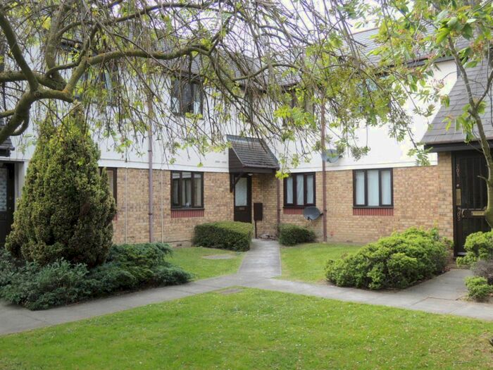 1 Bedroom Flat To Rent In Chinook, Highwoods, Colchester, CO4