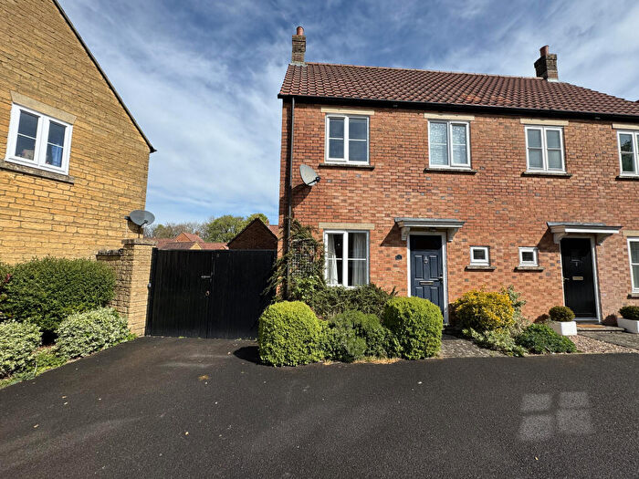3 Bedroom Semi-Detached House To Rent In Dukes Field, Shepton Mallet, Somerset, BA4