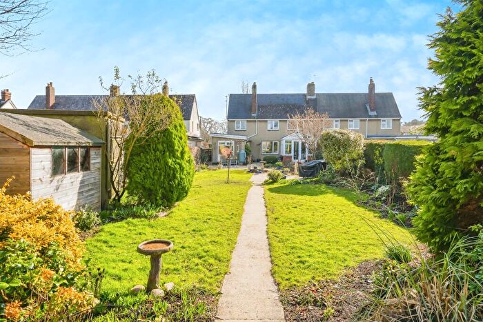 3 Bedroom Semi-Detached House For Sale In Griffiths Close, Northmoor, Witney, OX29