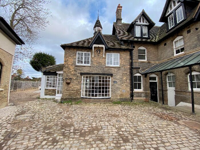 2 Bedroom House To Rent In , Beckenham, BR3