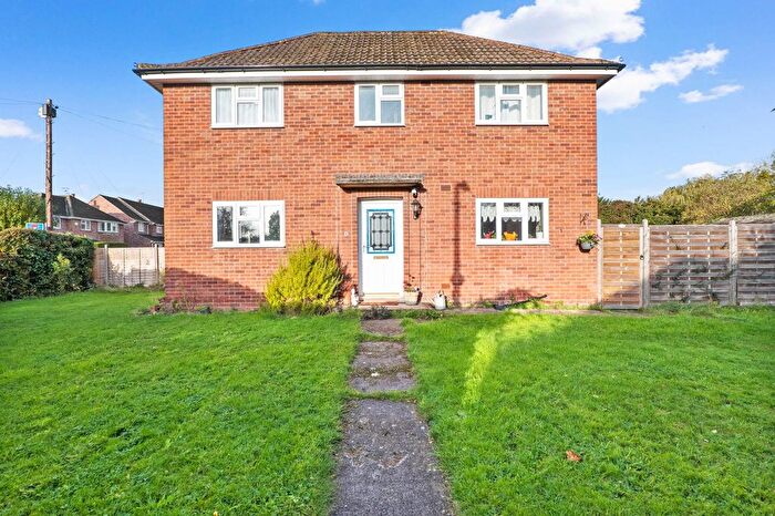 3 Bedroom Semi Detached House For Sale In The Beehive, Prestwich Avenue, Redhill, Worcester., WR5