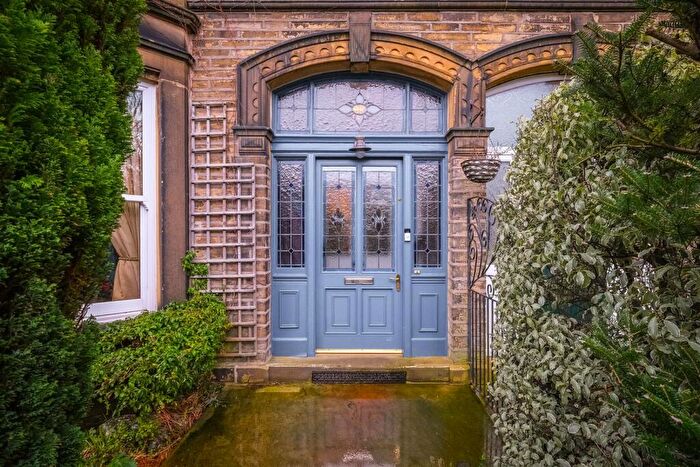 5 Bedroom Terraced House For Sale In Heath Avenue, Savile Park, HX3