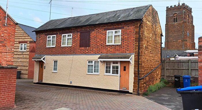 2 Bedroom Apartment For Sale In Moat Yard, Moat Lane, Towcester, NN12
