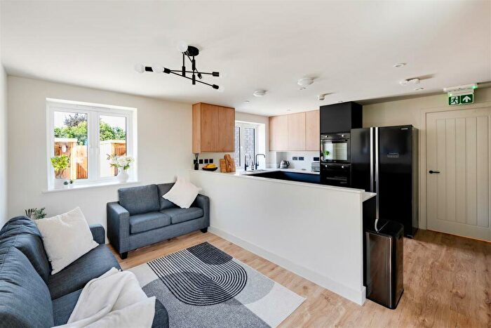 5 Bedroom Flat To Rent In Coniston Road, Bristol, BS34